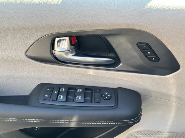 2024 Chrysler Pacifica Hybrid PACIFICA PLUG-IN HYBRID SELECT